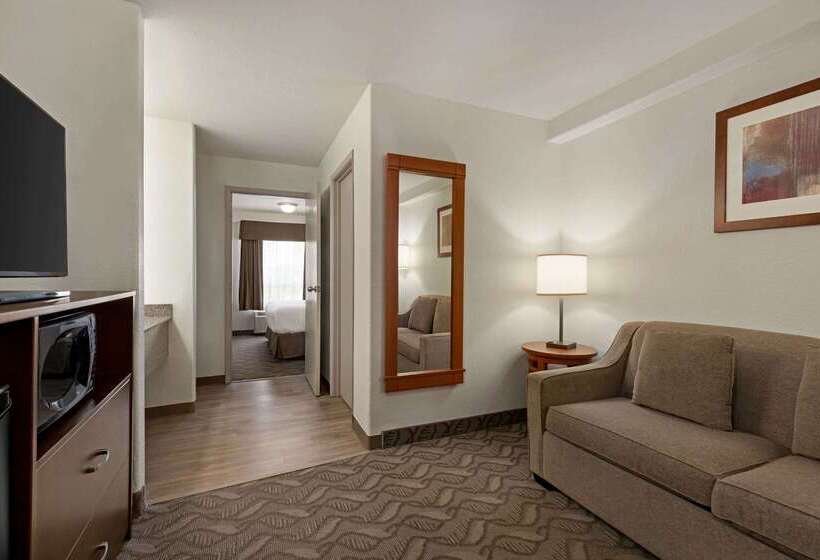 Motel Super 8 By Wyndham Calgary Shawnessy Area