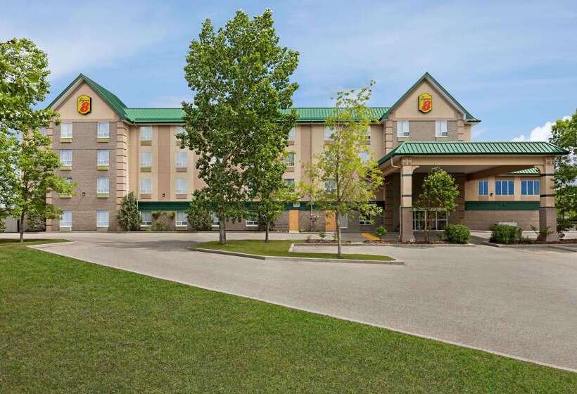 فندق على الطريق Super 8 By Wyndham Calgary Shawnessy Area