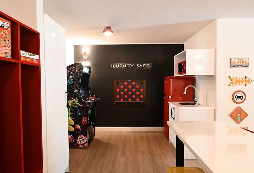 Motel Super 8 By Wyndham Calgary Shawnessy Area