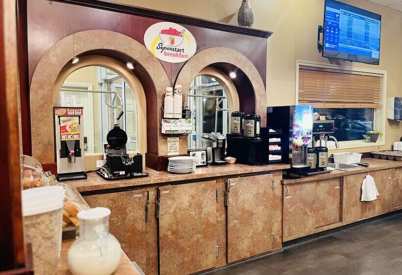 モーテル Super 8 By Wyndham Castlegar Bc