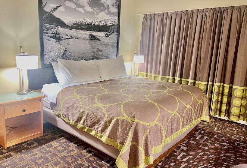 モーテル Super 8 By Wyndham Castlegar Bc