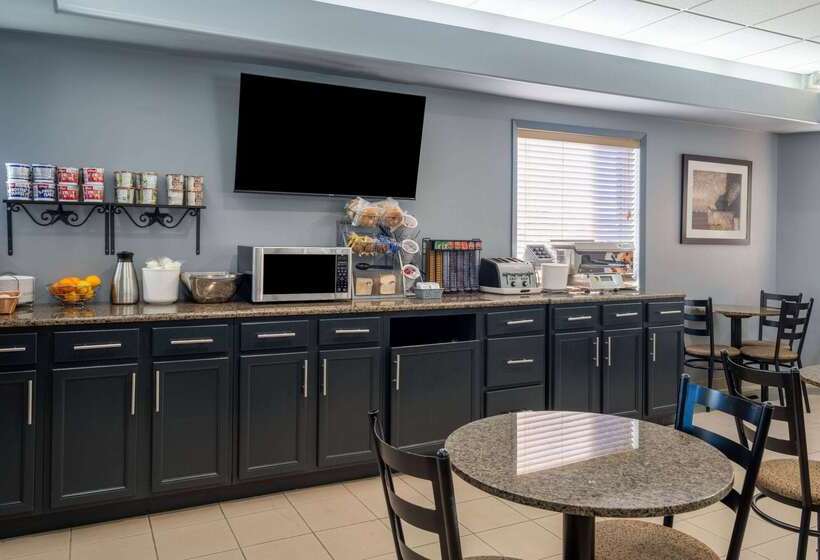 モーテル Super 8 By Wyndham Edmonton International Airport