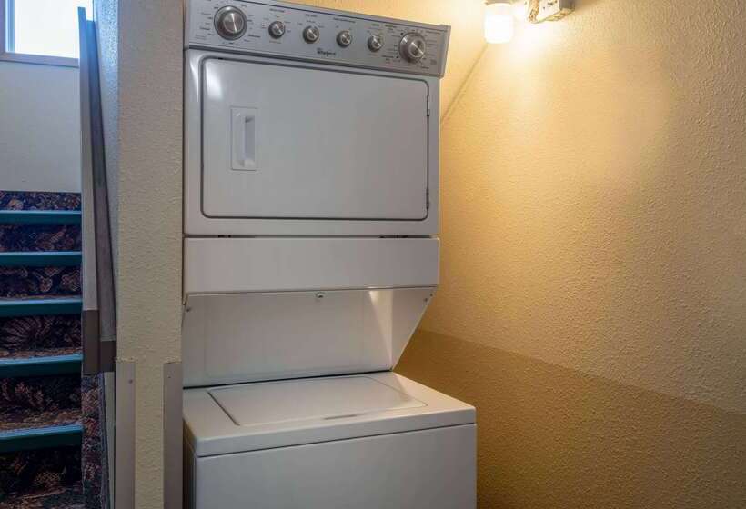 モーテル Super 8 By Wyndham Edmonton International Airport