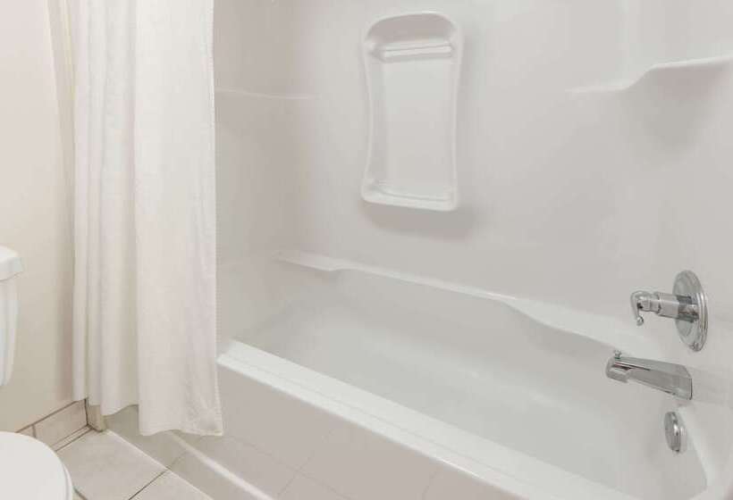 מוטל Super 8 By Wyndham Edmonton/west