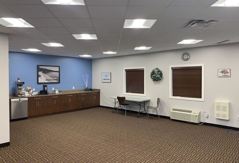 فندق على الطريق Super 8 By Wyndham Fort Frances