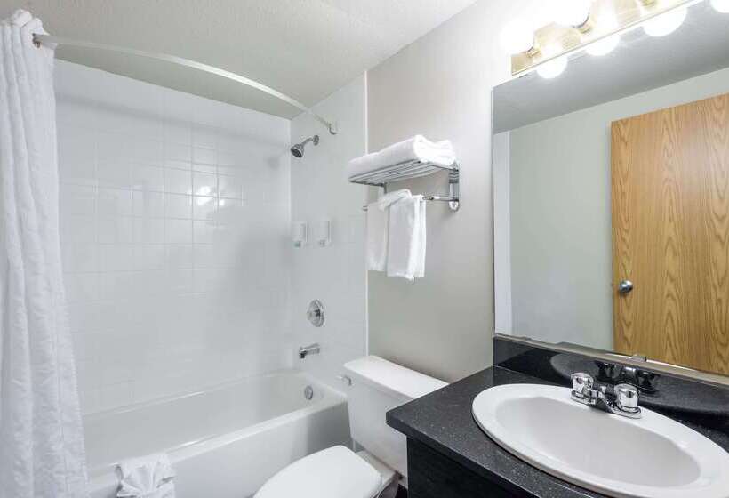מוטל Super 8 By Wyndham Grande Prairie