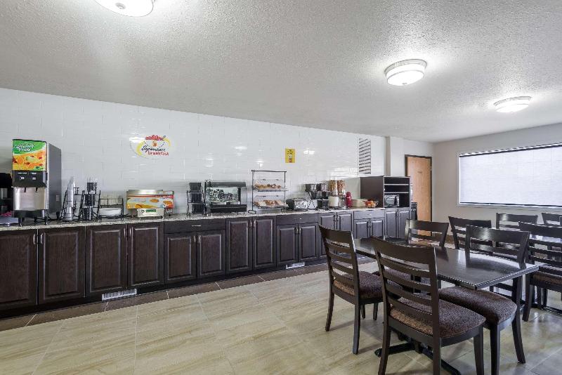 فندق على الطريق Super 8 By Wyndham Grande Prairie