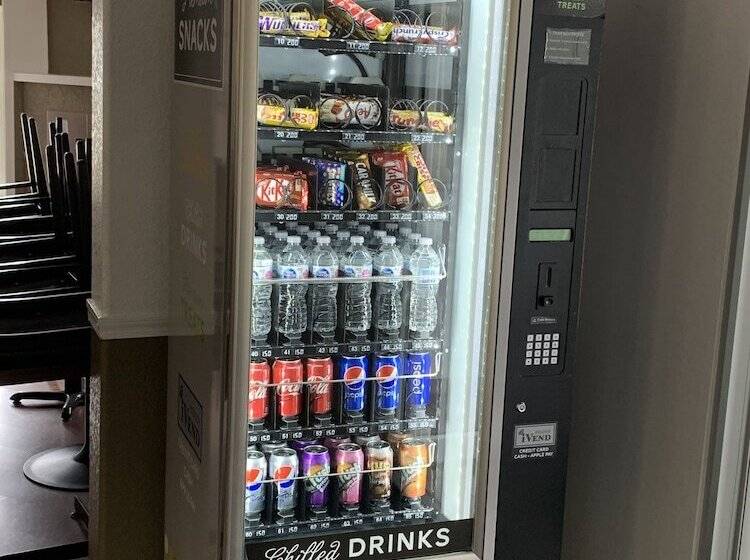 فندق على الطريق Super 8 By Wyndham Hinton