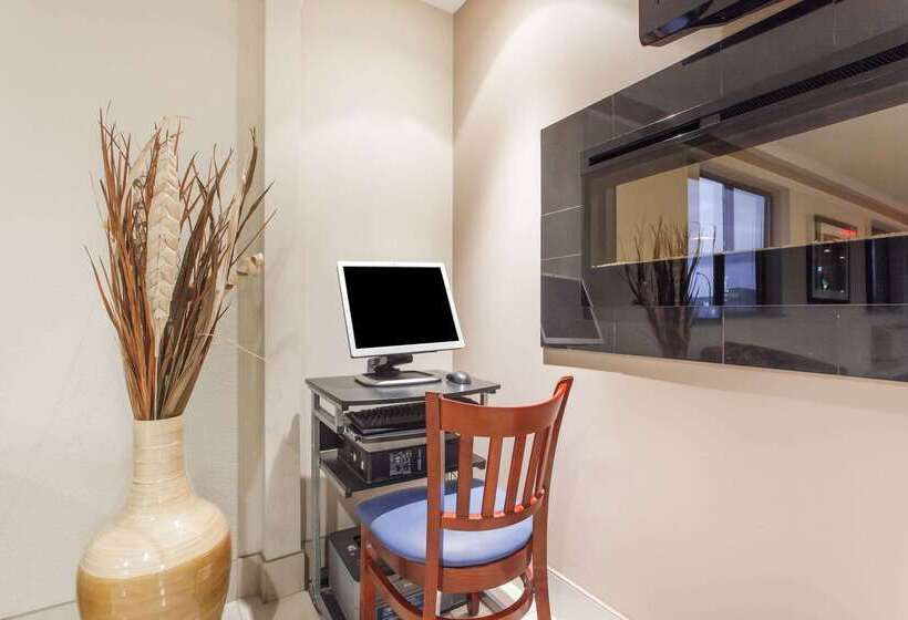 Motel Super 8 By Wyndham Kamloops On The Hill