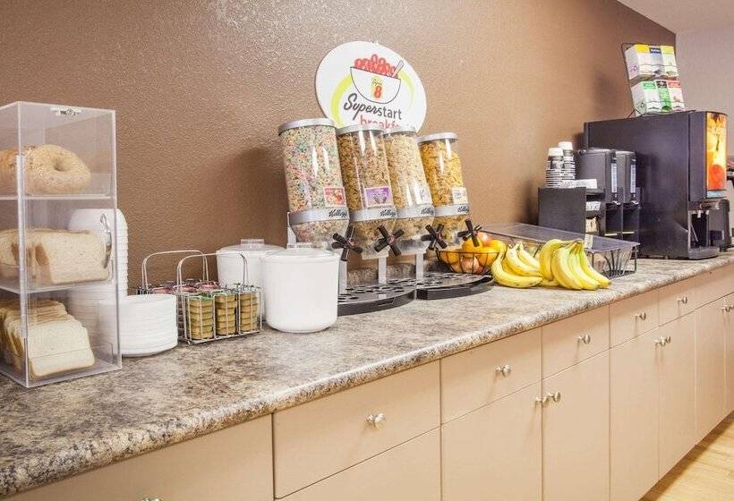 汽车旅馆  Super 8 By Wyndham Meadow Lake