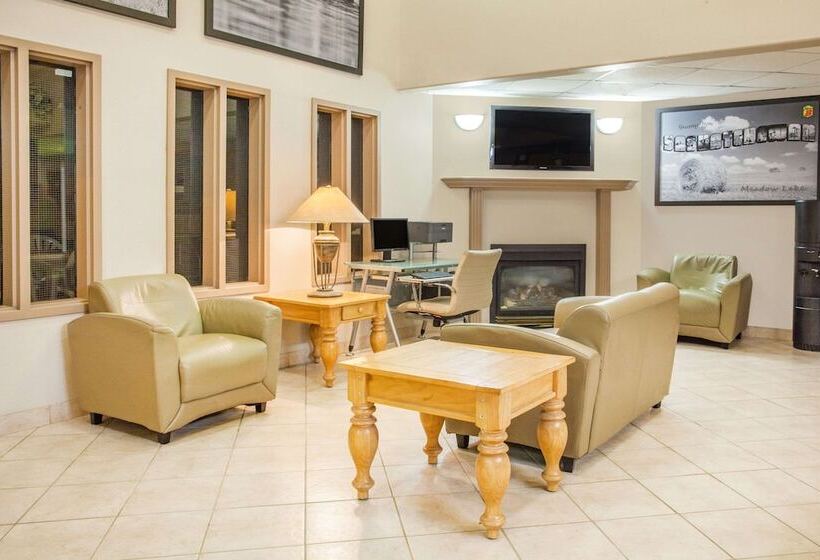 فندق على الطريق Super 8 By Wyndham Meadow Lake