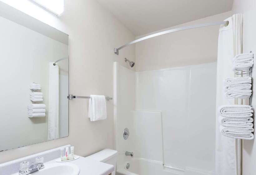 モーテル Super 8 By Wyndham Moose Jaw Sk