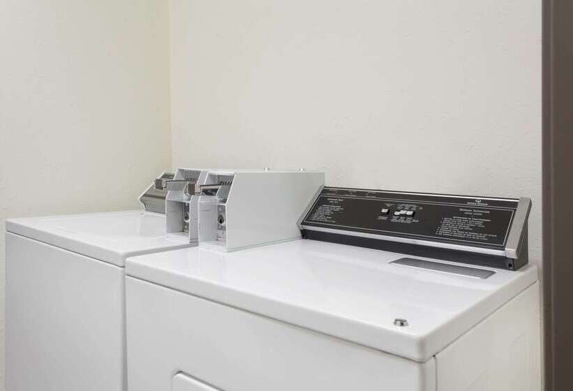 汽车旅馆  Super 8 By Wyndham Prince Albert