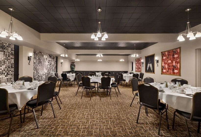 Мотель Super 8 By Wyndham Sarnia On