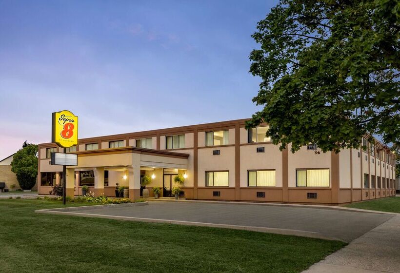 مُتل Super 8 By Wyndham Sarnia On