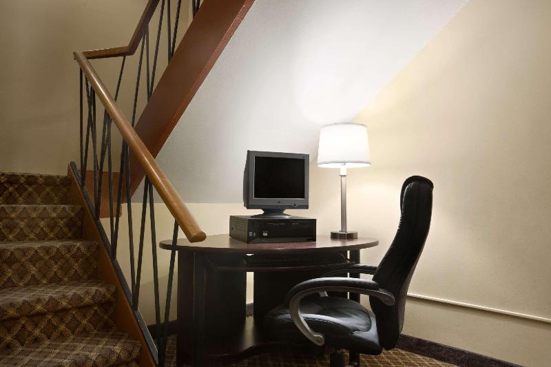 Мотель Super 8 By Wyndham Sarnia On