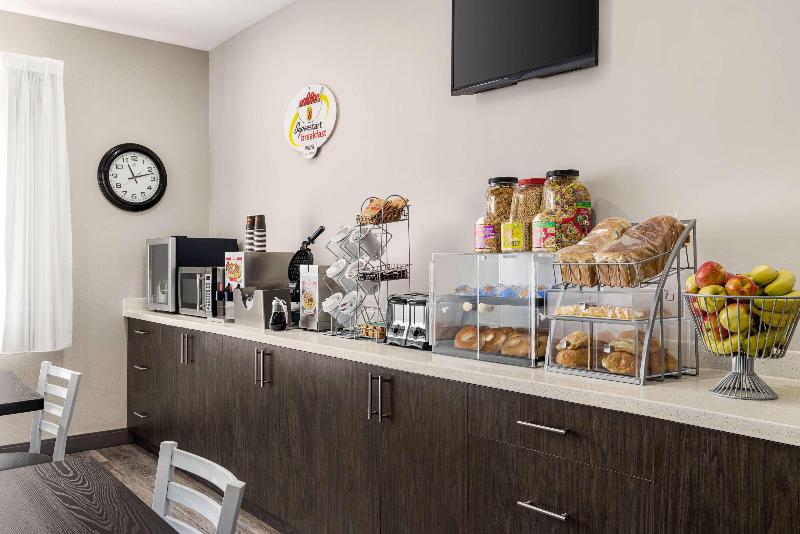 Мотель Super 8 By Wyndham Sarnia On