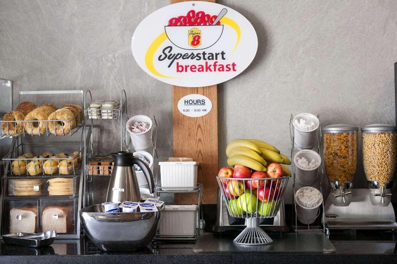 مُتل Super 8 By Wyndham Sarnia On