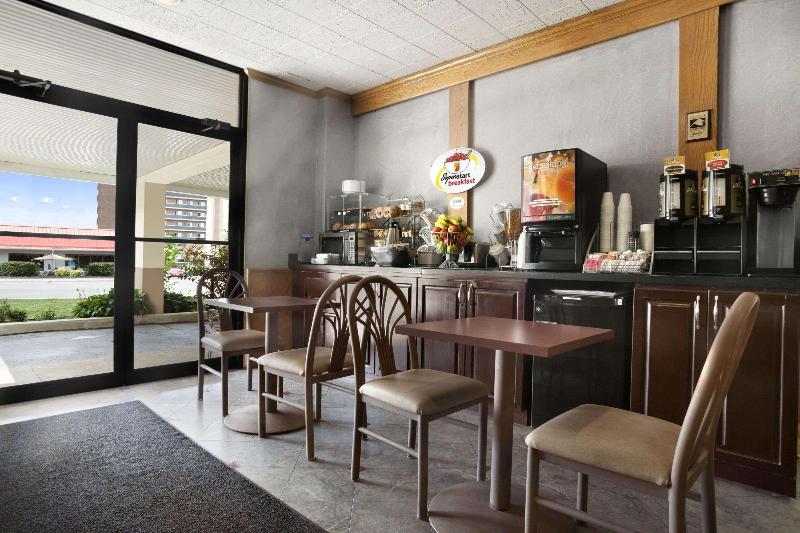 Мотель Super 8 By Wyndham Sarnia On