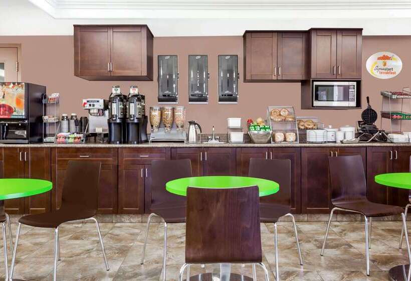 汽车旅馆  Super 8 By Wyndham Saskatoon Near Saskatoon Airport