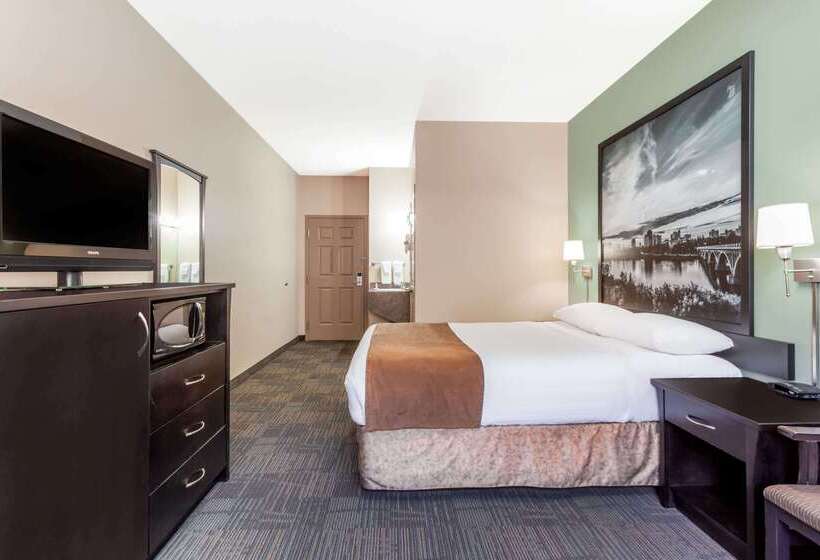汽车旅馆  Super 8 By Wyndham Saskatoon Near Saskatoon Airport