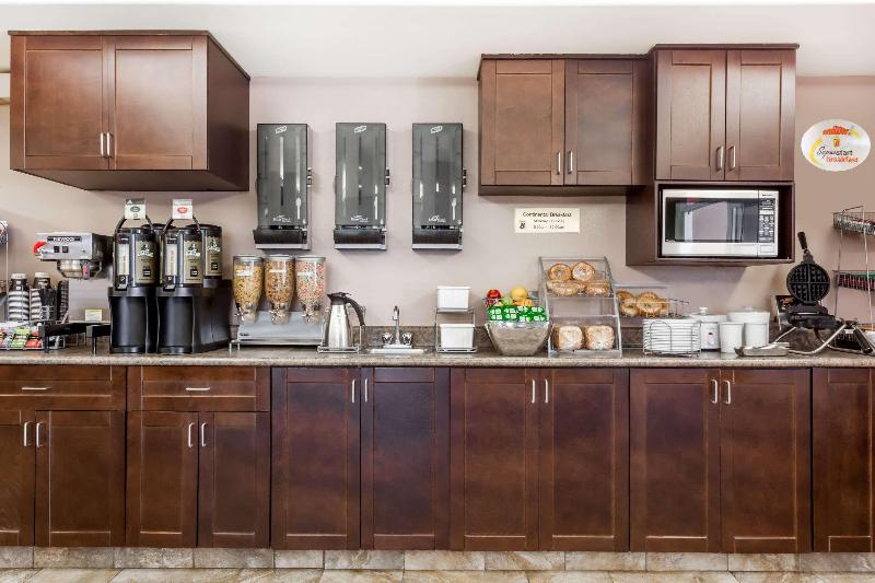 汽车旅馆  Super 8 By Wyndham Saskatoon Near Saskatoon Airport