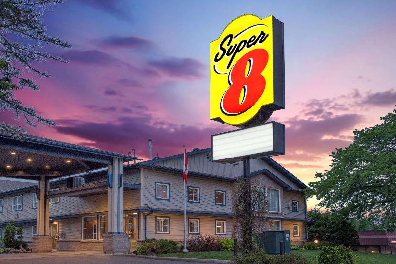 فندق على الطريق Super 8 By Wyndham Sault Ste Marie On