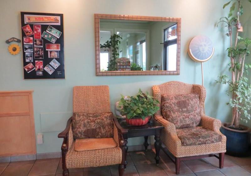 モーテル Super 8 Penticton BC