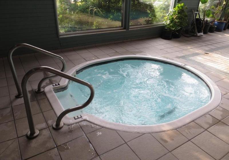 モーテル Super 8 Penticton BC