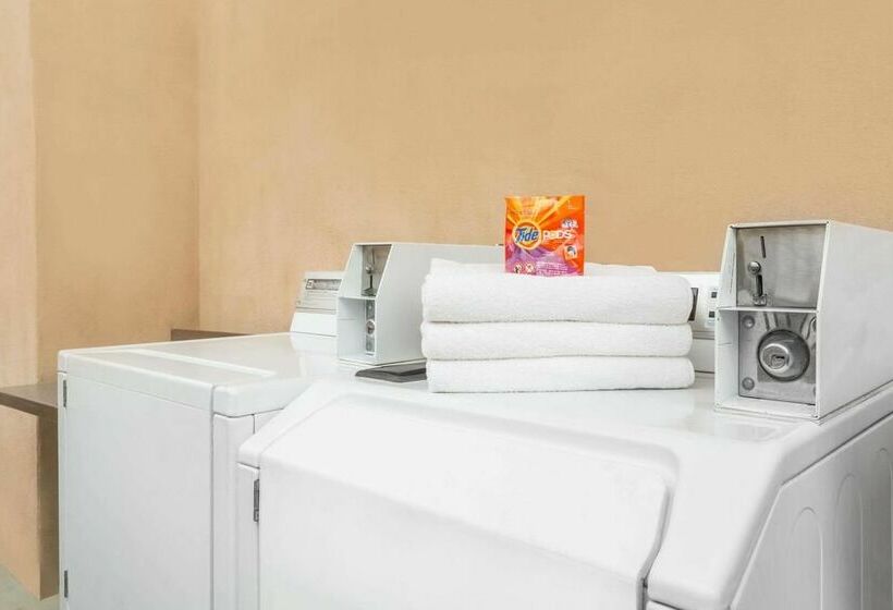 مُتل Super 8 By Wyndham Phoenix Downtown