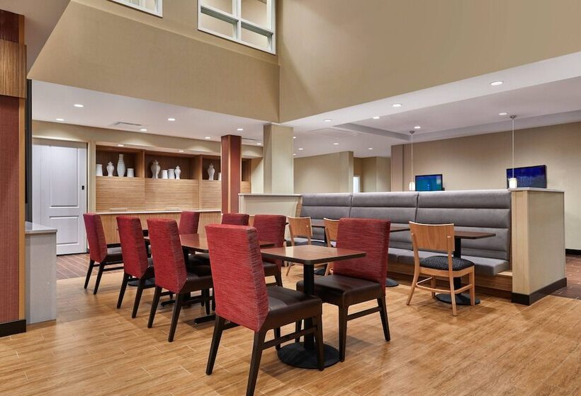 فندق على الطريق Towneplace Suites By Marriott Fort Mcmurray