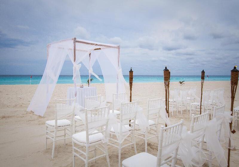 استراحتگاه Grand Park Royal Cancun - All Inclusive
