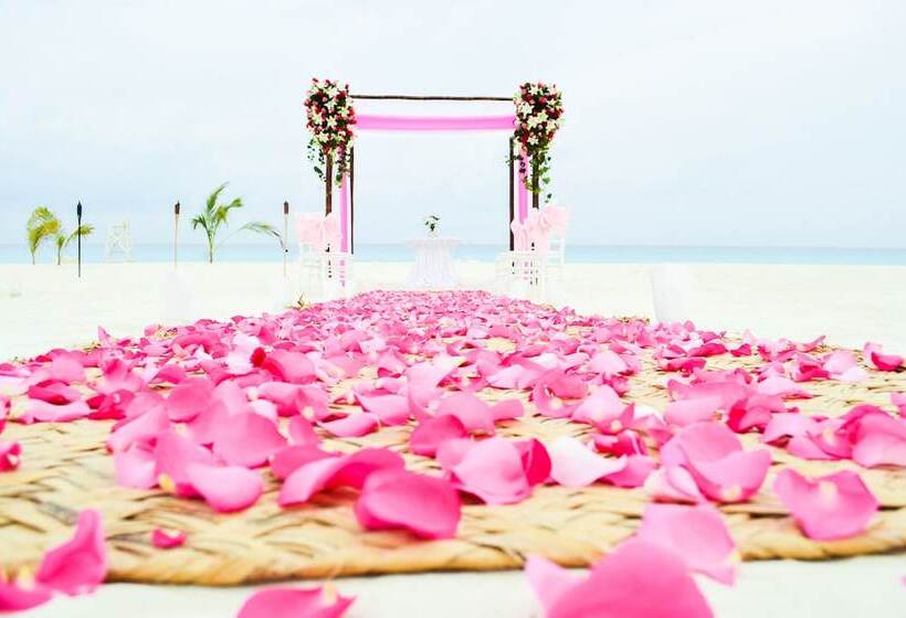 استراحتگاه Park Royal Beach Cancun  All Inclusive