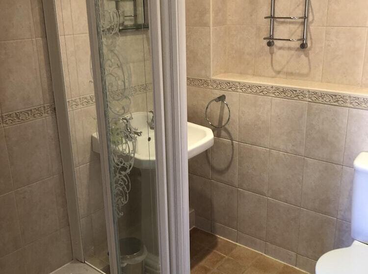 تختخواب و صبحانه Hunt House Quarters