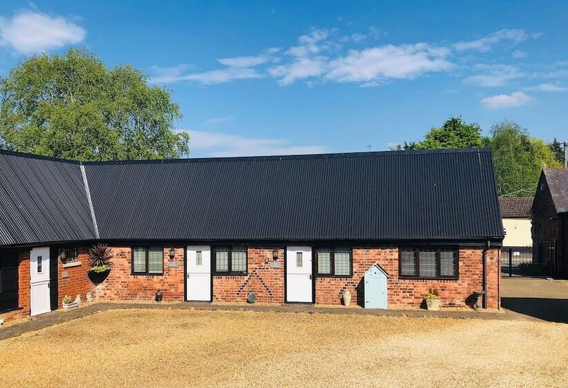 تختخواب و صبحانه Hunt House Quarters