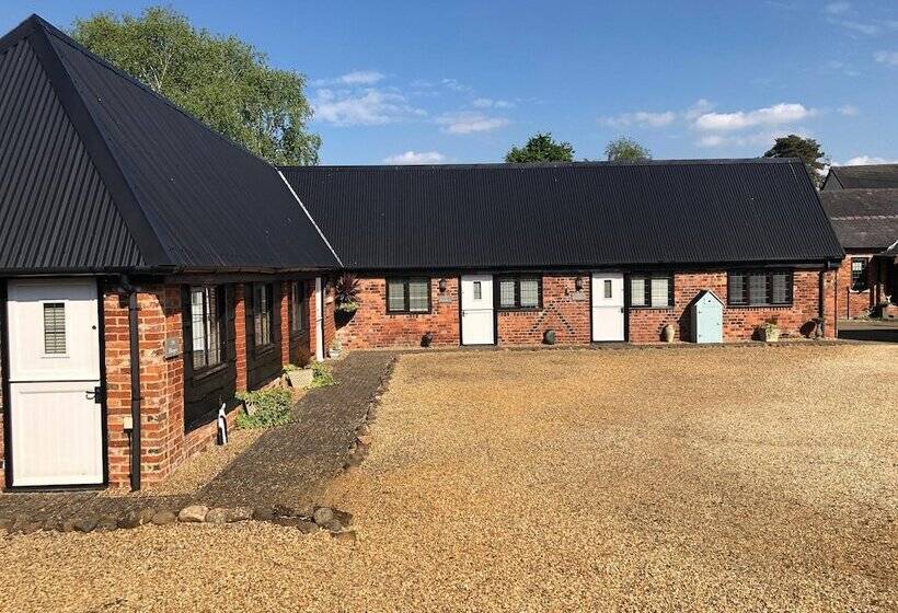 تختخواب و صبحانه Hunt House Quarters