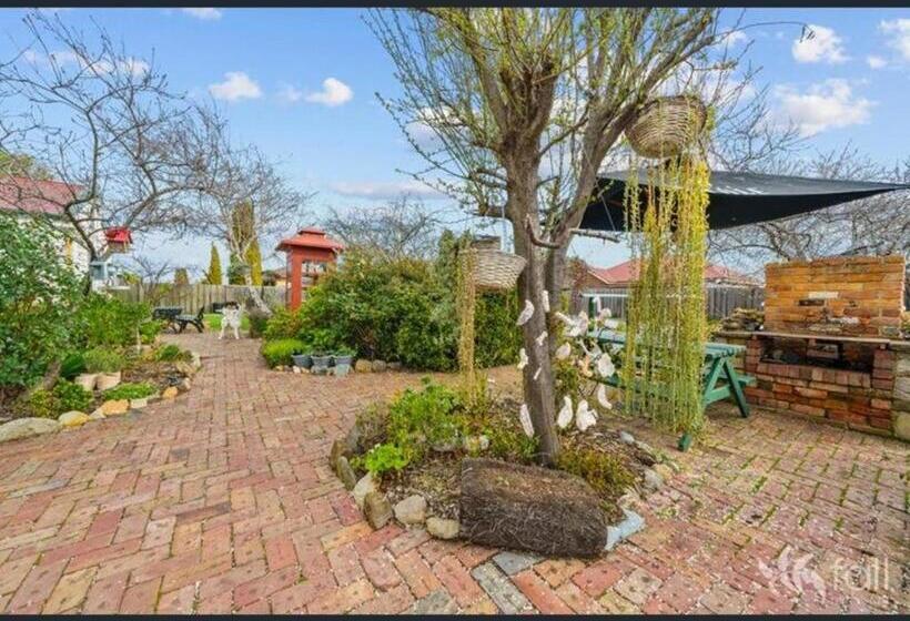 住宿加早餐  Sorell Barracks