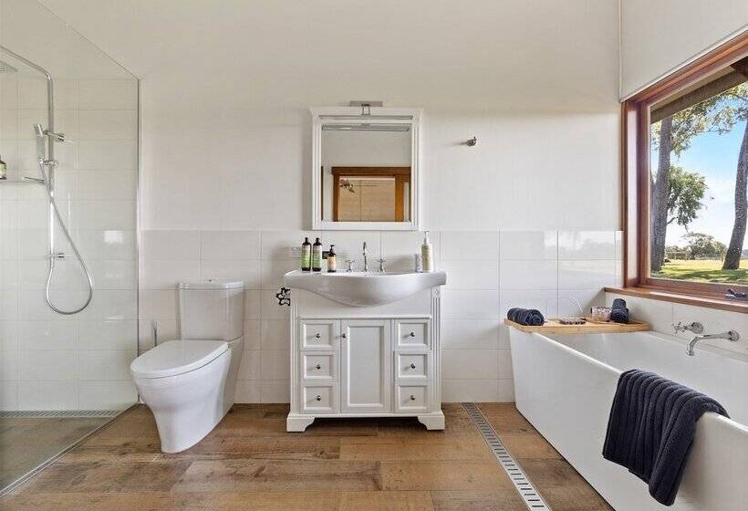 Forest Rise Chalets And Lodge