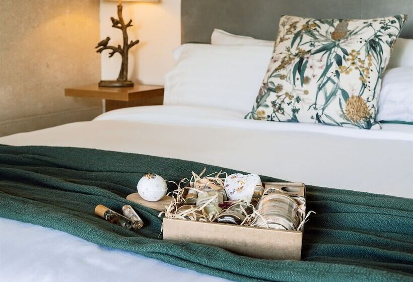 Forest Rise Chalets And Lodge