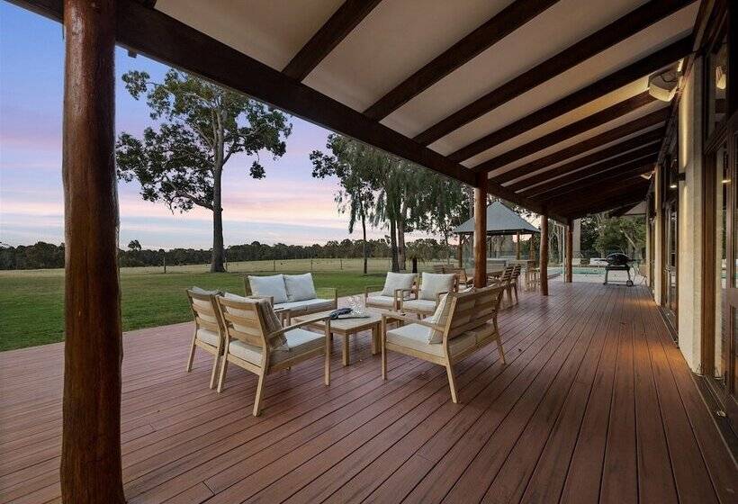 Forest Rise Chalets And Lodge