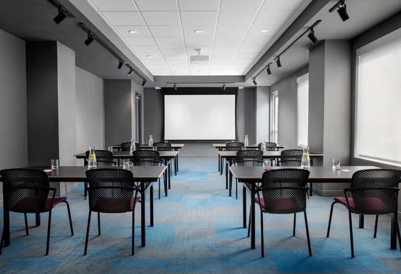 فندق Aloft Houston Shenandoah   The Woodlands