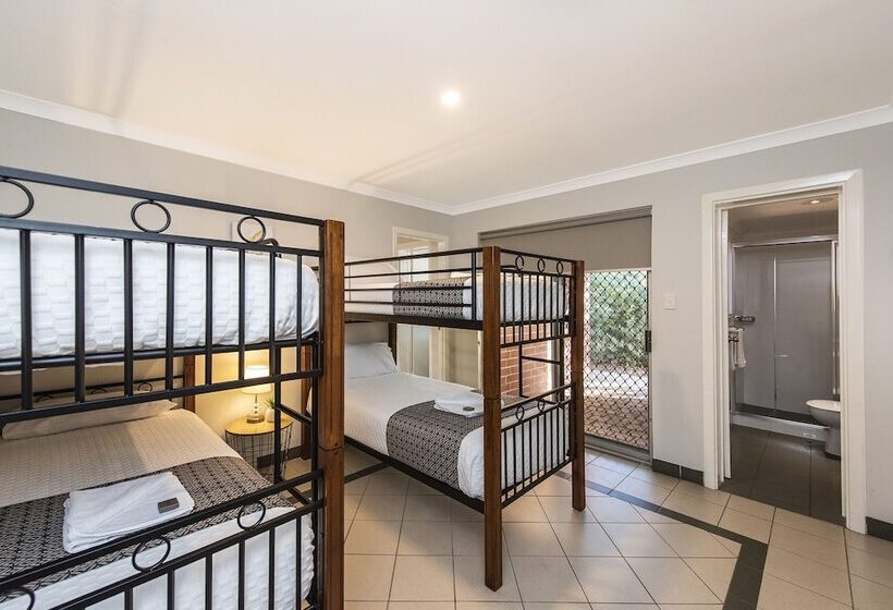 هتل Banksia Tourist Park