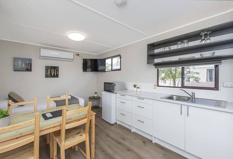 هتل Banksia Tourist Park