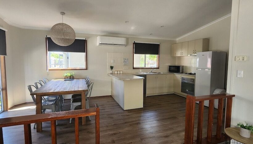 هتل Banksia Tourist Park