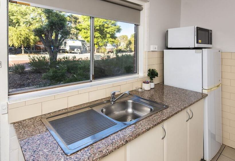 هتل Banksia Tourist Park