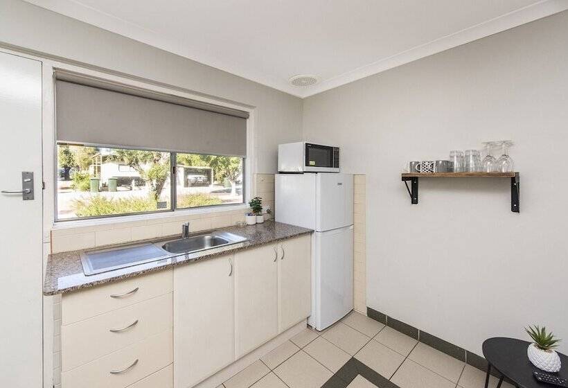 هتل Banksia Tourist Park