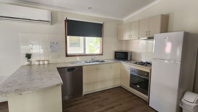 هتل Banksia Tourist Park