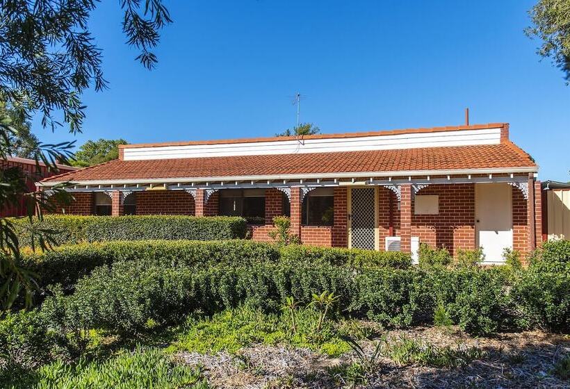 هتل Banksia Tourist Park