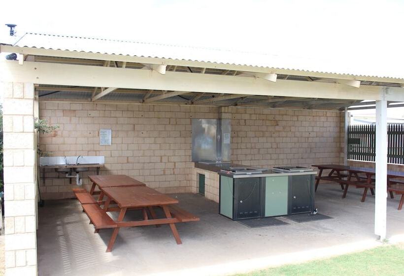 هتل Belair Gardens Caravan Park