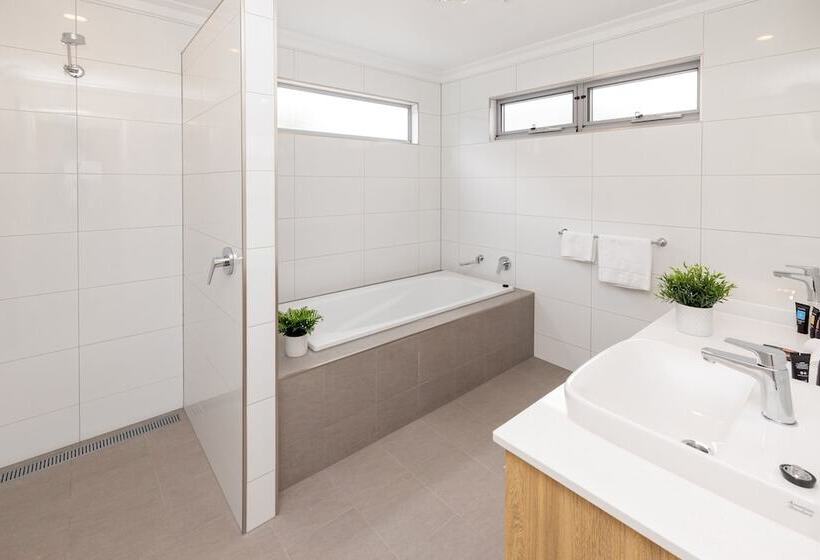 هتل Big4 Emu Beach Holiday Park